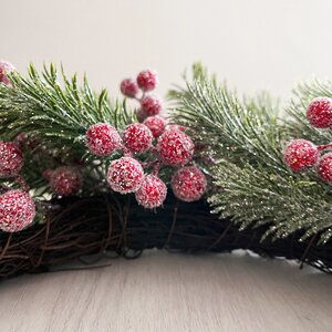 Венок с ягодами заиндевелый в блестках Red Berry 45 см, ЛИТАЯ 100% Christmas Deluxe фото 3