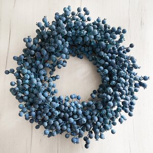 Венок с голубыми ягодами Blue Berry 50 см Christmas Deluxe фото 1